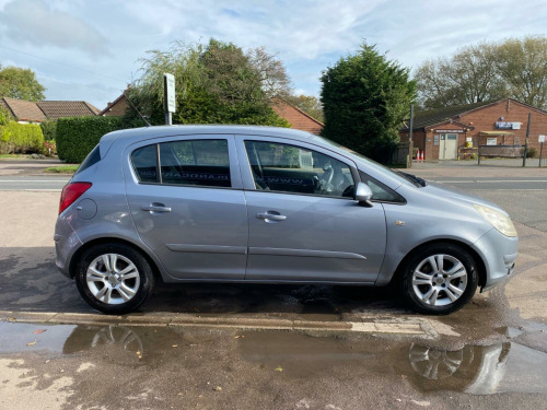 Vauxhall Corsa  1.2 i 16v CLUB 5 DOOR  * SERVICE HISTORY *