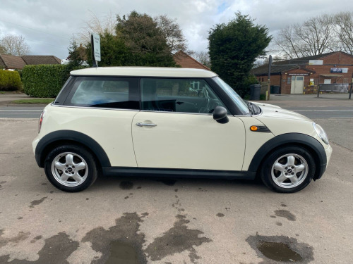 MINI Hatch  1.4 One Hatch * last owner 9 years *