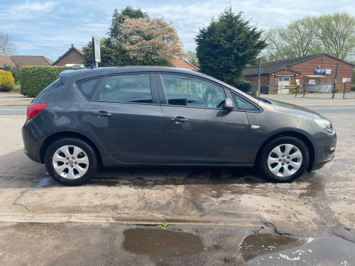 Vauxhall Astra  1.6 CDTi ecoFLEX Design - Last Owner 7 years -*Â£20 Road Tax *