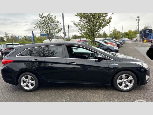 Hyundai i40  1.7 CRDi Blue Drive Style estate * Â£20 Road Tax * Sat Nav * Reverse Camera