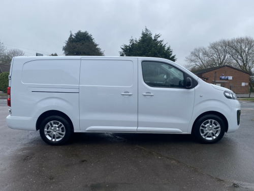 Vauxhall Vivaro  1.5 Turbo D 2900 Sportive * NO VAT * Brand new engine just fitted by Vauxha 