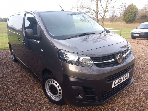 Vauxhall Vivaro  1.5 Turbo D 2700 Edition