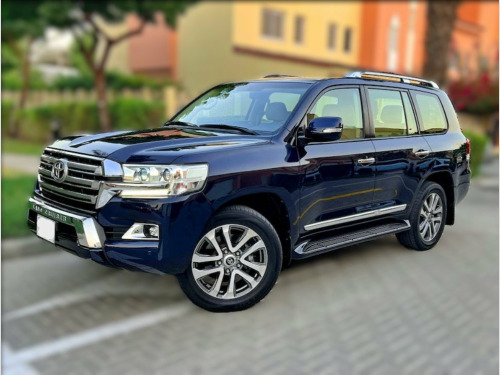 Toyota Land Cruiser 4.0 V6 VXR 8 SEATER VERY RARE DUE MARCH LHD TAX FREE VAT Q. PRICE PLUS TAX