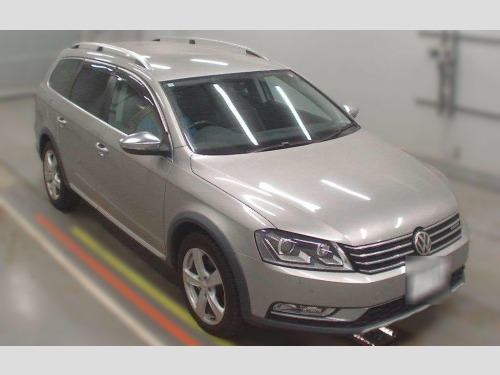 Volkswagen Passat 2.0 TSI Sport 4 MOTION ALLTRACK LEATHER SEATS ONLY 26K VERIFIED MILES DUE M