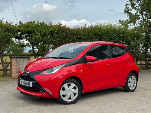 Toyota AYGO  1.0 VVT-i x-play Hatchback 5dr Petrol Manual Euro 