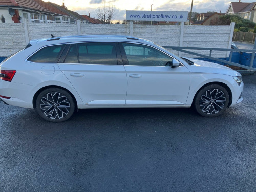 Skoda Superb  1.4 TSI iV 13kWh Laurin & Klement