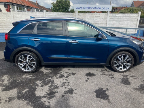 Kia Niro  1.6 GDi 4