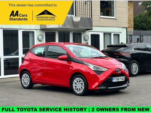 Toyota AYGO  1.0 VVT-i x-play Hatchback 5dr Petrol x-shift Euro