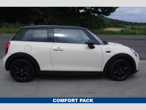 MINI Hatch  1.5 Cooper Classic Hatchback 3dr Petrol Manual Eur