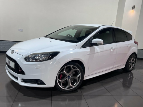 Ford Focus  2.0T EcoBoost ST-3 Hatchback 5dr Petrol Manual Eur
