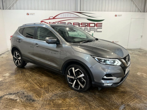 Nissan Qashqai  1.3 DIG-T N-MOTION 5d 139 BHP Sunroof, Pan roof, 3