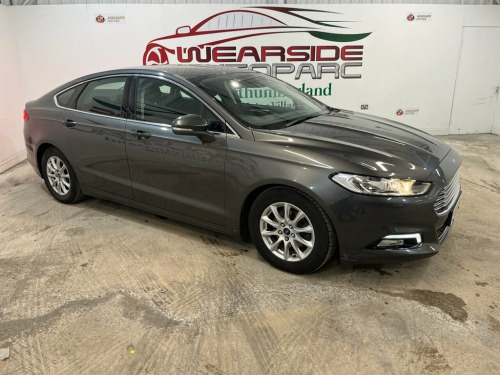 Ford Mondeo  1.5 TDCi ECOnetic Titanium Hatchback 5dr Diesel Ma