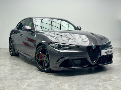 Alfa Romeo Giulia  2.9 V6 Bi-Turbo Quadrifoglio Saloon 4dr Petrol GPF