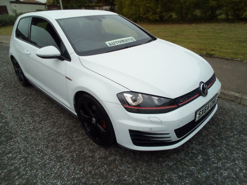 Volkswagen Golf  2.0 TSI BlueMotion Tech GTI Launch DSG