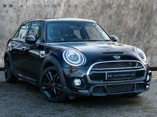 MINI Hatch  2.0 Cooper S Sport Hatchback 5dr Petrol Manual Eur 
