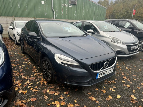 Volvo V40  2.0 D2 Momentum Hatchback 5dr Diesel Manual Euro 6