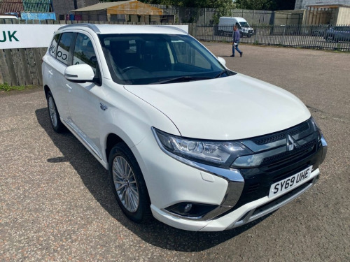 Mitsubishi Outlander  2.4h TwinMotor 13.8kWh Design SUV 5dr Petrol Plug-