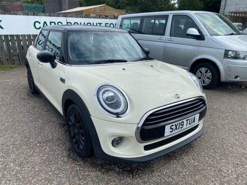 MINI Hatch  1.5 Cooper Classic Hatchback 5dr Petrol Manual Eur