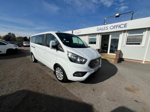 Ford Tourneo Custom  2.0 320 EcoBlue Titanium Minibus Double Cab 5dr Di