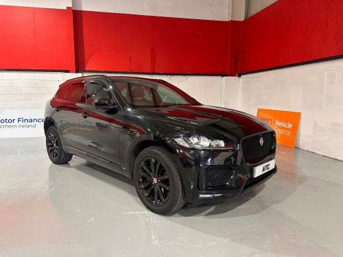 Jaguar F-PACE  2.0 D180 Chequered Flag