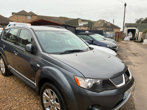 Mitsubishi Outlander  2.0 DI-DC Elegance SUV 5dr Diesel Manual 4WD Euro 4 (138 ps) 