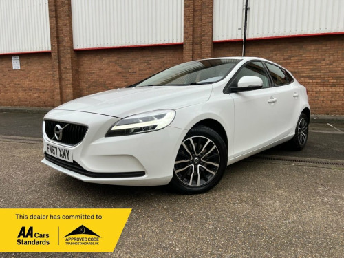 Volvo V40  2.0 T2 Momentum Hatchback 5dr Petrol Manual Euro 6