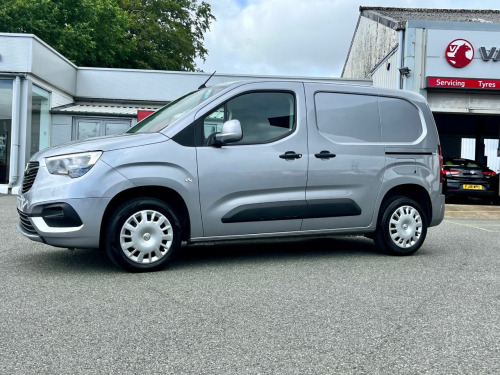 Vauxhall Combo  2000 1.5 Turbo D 100ps H1 Sportive Van