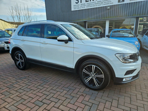 Volkswagen Tiguan  2.0 TDI BlueMotion Tech SE Navigation 48,000 MILES / 1 OWNER