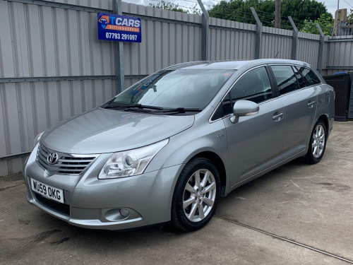 Toyota Avensis  TR D-CAT  5-Door