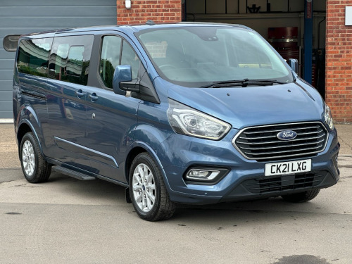 Ford Tourneo Custom  2.0 EcoBlue 130ps Low Roof 9 Seater Titanium