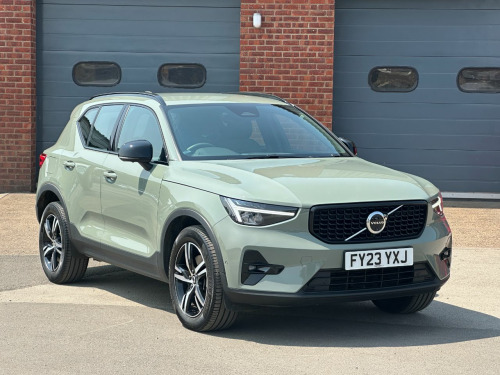 Volvo XC40  2.0 B3 MHEV Plus Dark 5dr DCT Auto
