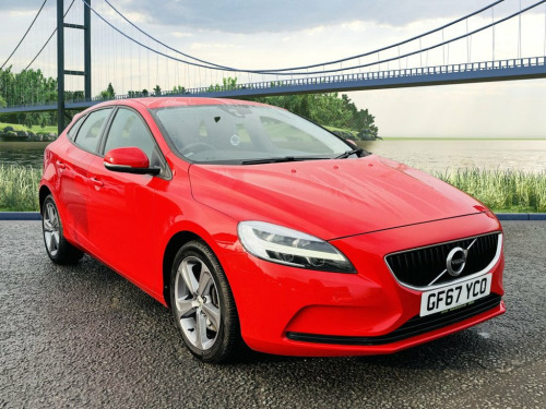 Volvo V40  2.0 D4 Momentum Nav Plus Hatchback 5dr Diesel Manu