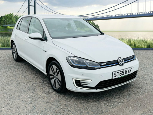 Volkswagen Golf  35.8kWh e-Golf Hatchback 5dr Electric Auto (136 ps