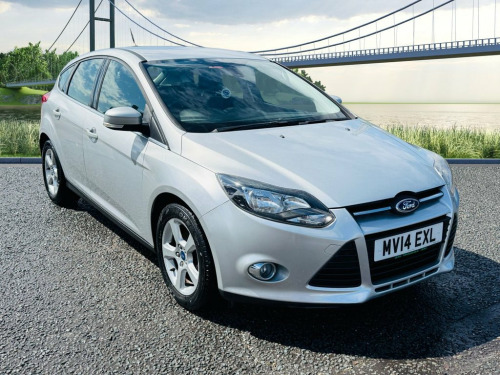 Ford Focus  1.6 Zetec Navigator Hatchback 5dr Petrol Manual Eu