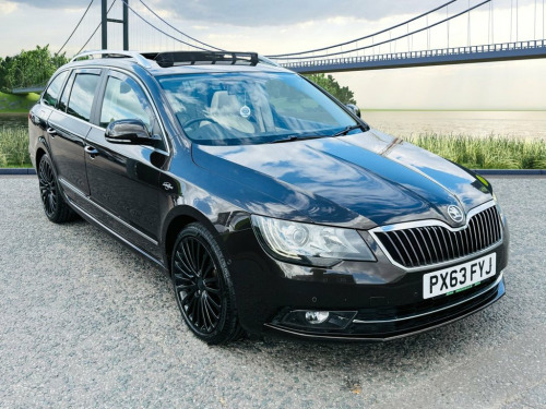 Skoda Superb  2.0 TDI Laurin & Klement Estate 5dr Diesel Manual 