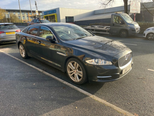 Jaguar XJ  3.0d V6 Premium Luxury Saloon 4dr Diesel Auto Euro