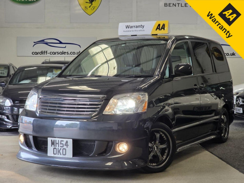 Toyota Noah  VOXY AZR60 2.0 8 Seater