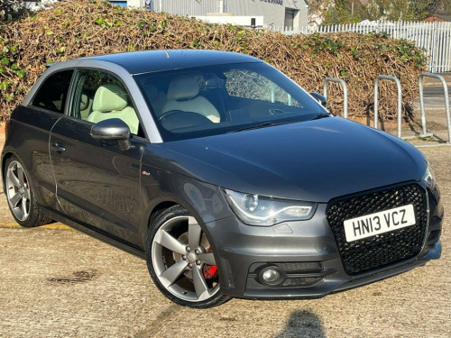 Audi A1  2.0 TDI Black Edition Hatchback 3dr 18* ALLOYS RS 