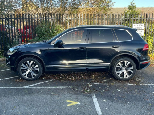 Volkswagen Touareg  3.0 TDI V6 BlueMotion Tech R-Line SUV 5dr Diesel T