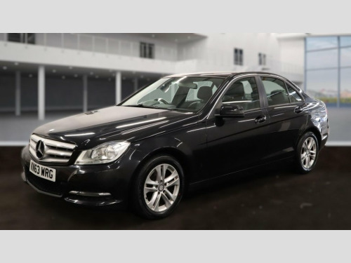 Mercedes-Benz C-Class C200 2.1 C200 CDI Executive SE Saloon 4dr Diesel G-Tron