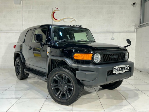 Toyota FJ Cruiser  4.0 4WD 5d full leather and CarPlay!!!!