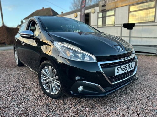 Peugeot 208  1.2 PureTech Signature