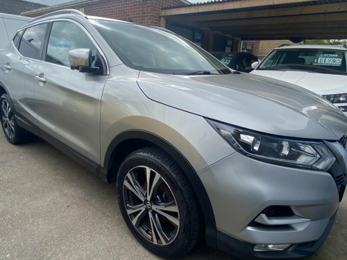 Nissan Qashqai  1.2 DIG-T N-Connecta SUV 5dr Petrol Manual Euro 6 