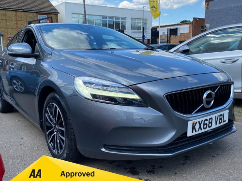 Volvo V40  2.0 T2 GPF Momentum Nav Plus Hatchback 5dr Petrol 
