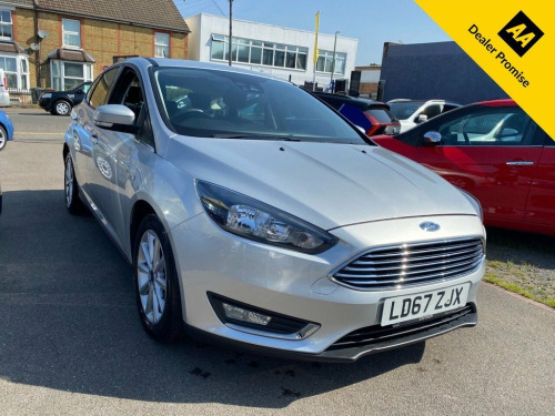 Ford Focus  1.0T EcoBoost Titanium Hatchback 5dr Petrol Auto E