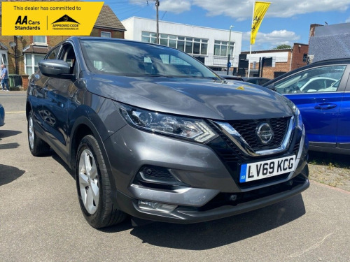 Nissan Qashqai  1.3 DIG-T Acenta Premium SUV 5dr Petrol Manual Eur