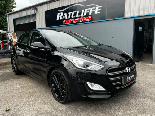 Hyundai i30  1.6 CRDi Blue Drive Premium Hatchback 5dr Diesel M