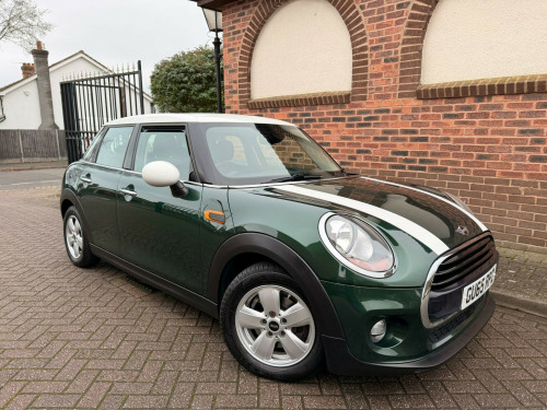 MINI Hatch  1.5 Cooper Euro 6 (s/s) 5dr 