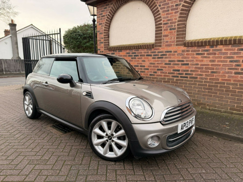 MINI Hatch  1.6 Cooper Auto Euro 6 3dr 