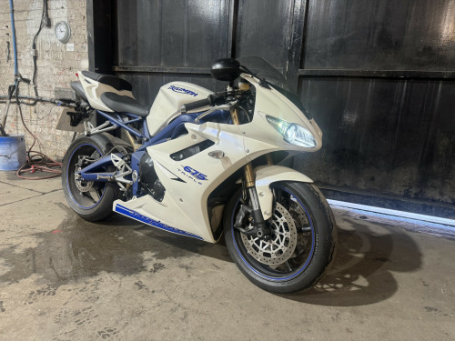 Triumph DAYTONA 675   